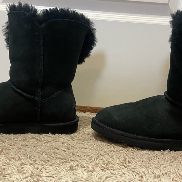 UGG Bailey Button II - Picture 6 of 8